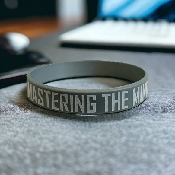 Rubber Wristband Grey Rubber Mastering The Mind & Body Bracelet - Picture 1 of 3